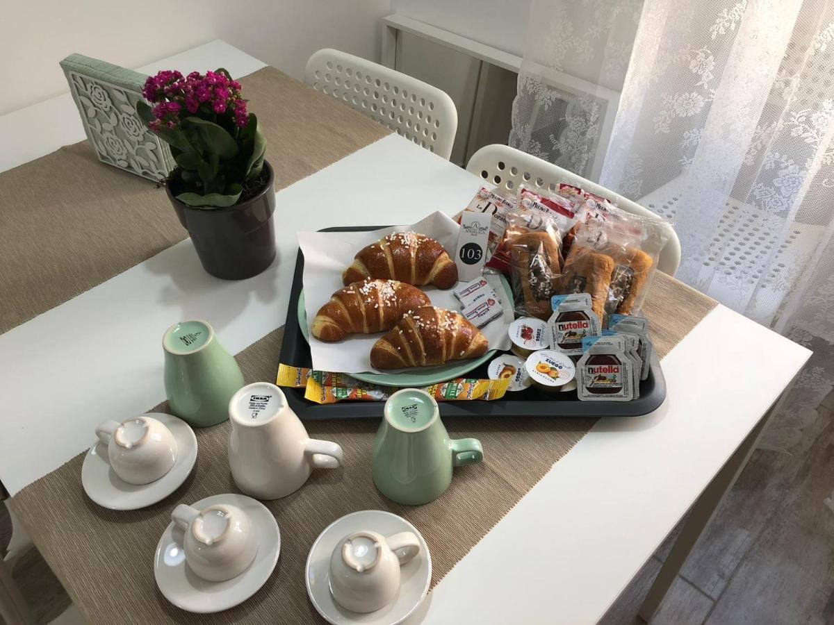 Angelica Bed and Breakfast Napels Buitenkant foto